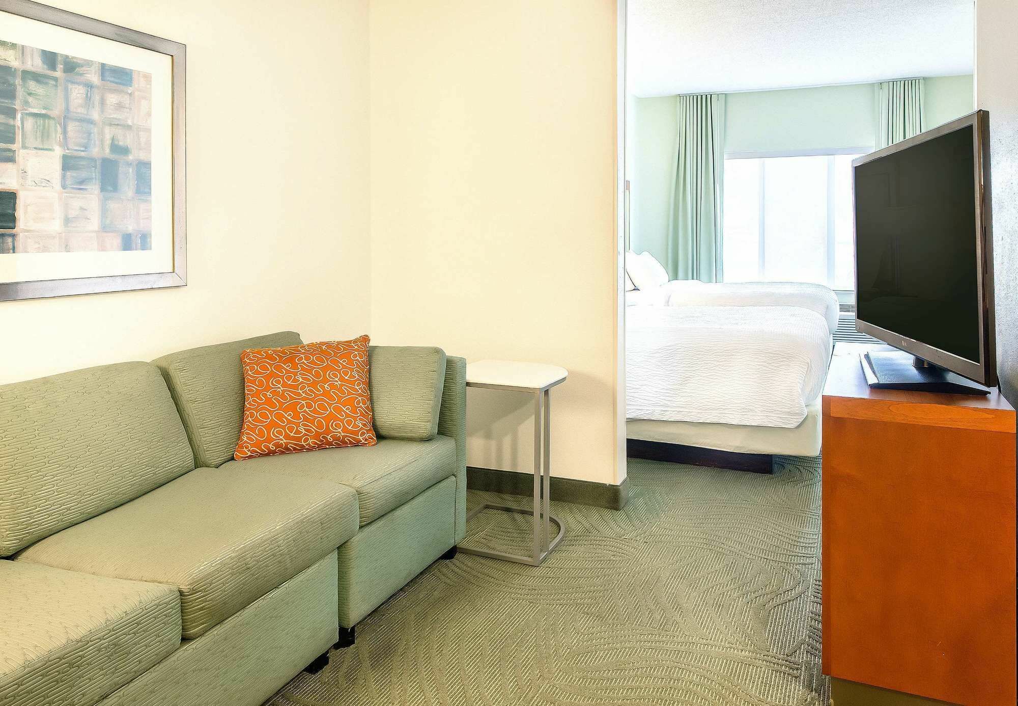 Springhill By Marriott East Galleria Hotel 3*